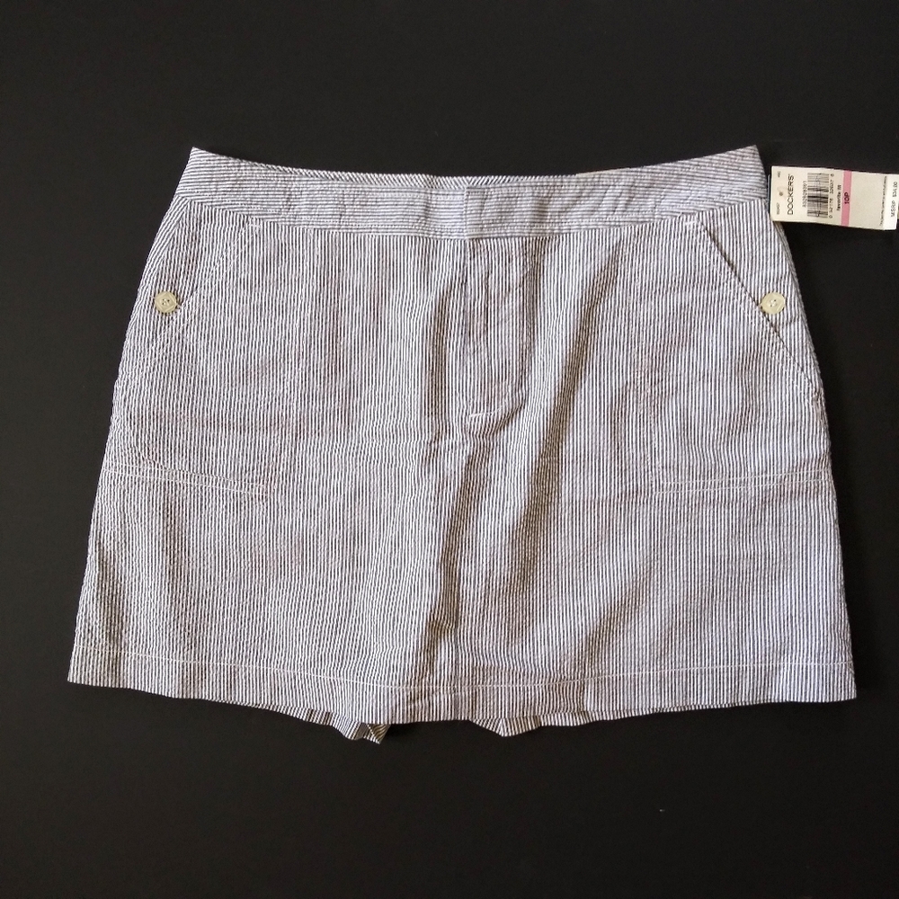 Dockers Skort Womens Size 10P Gray/White Stripe NW